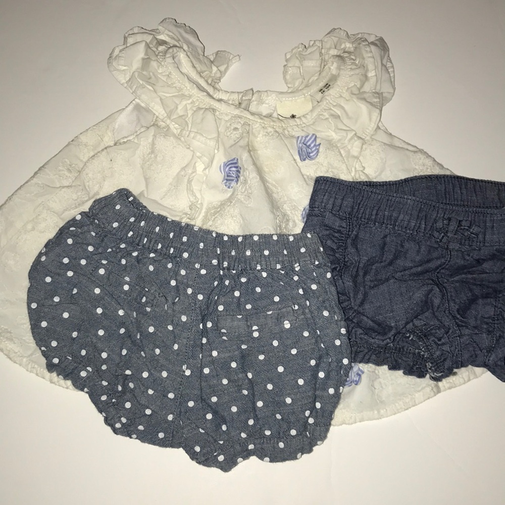 Outfit poncho type top with 2 shorts